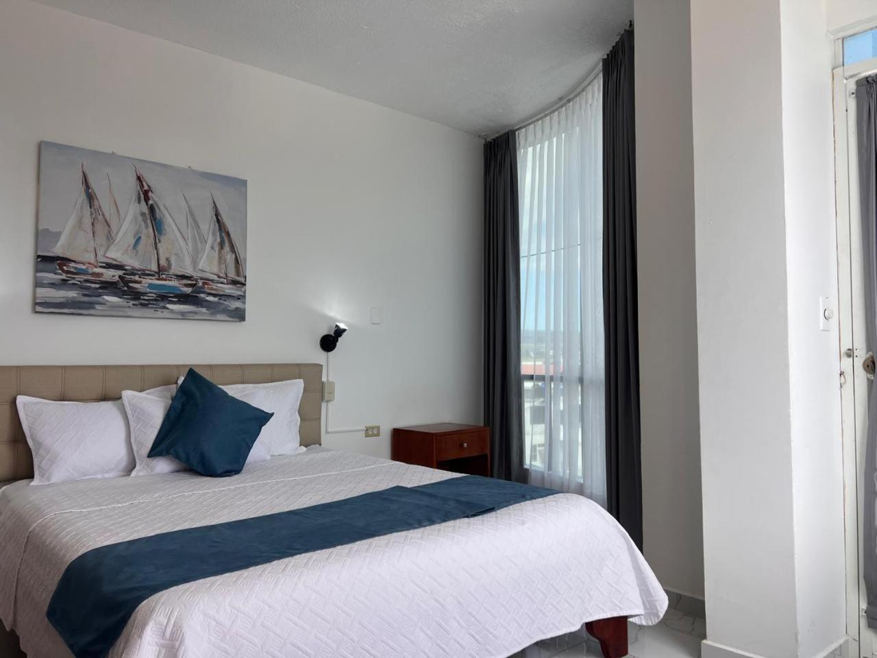 Hostal Carliza 阿约拉港 外观 照片