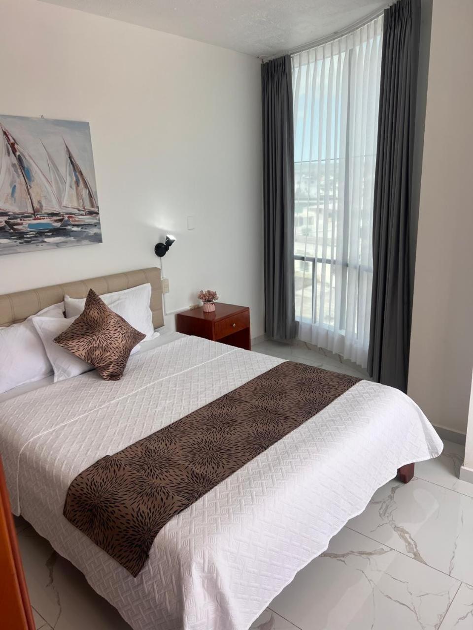 Hostal Carliza 阿约拉港 外观 照片